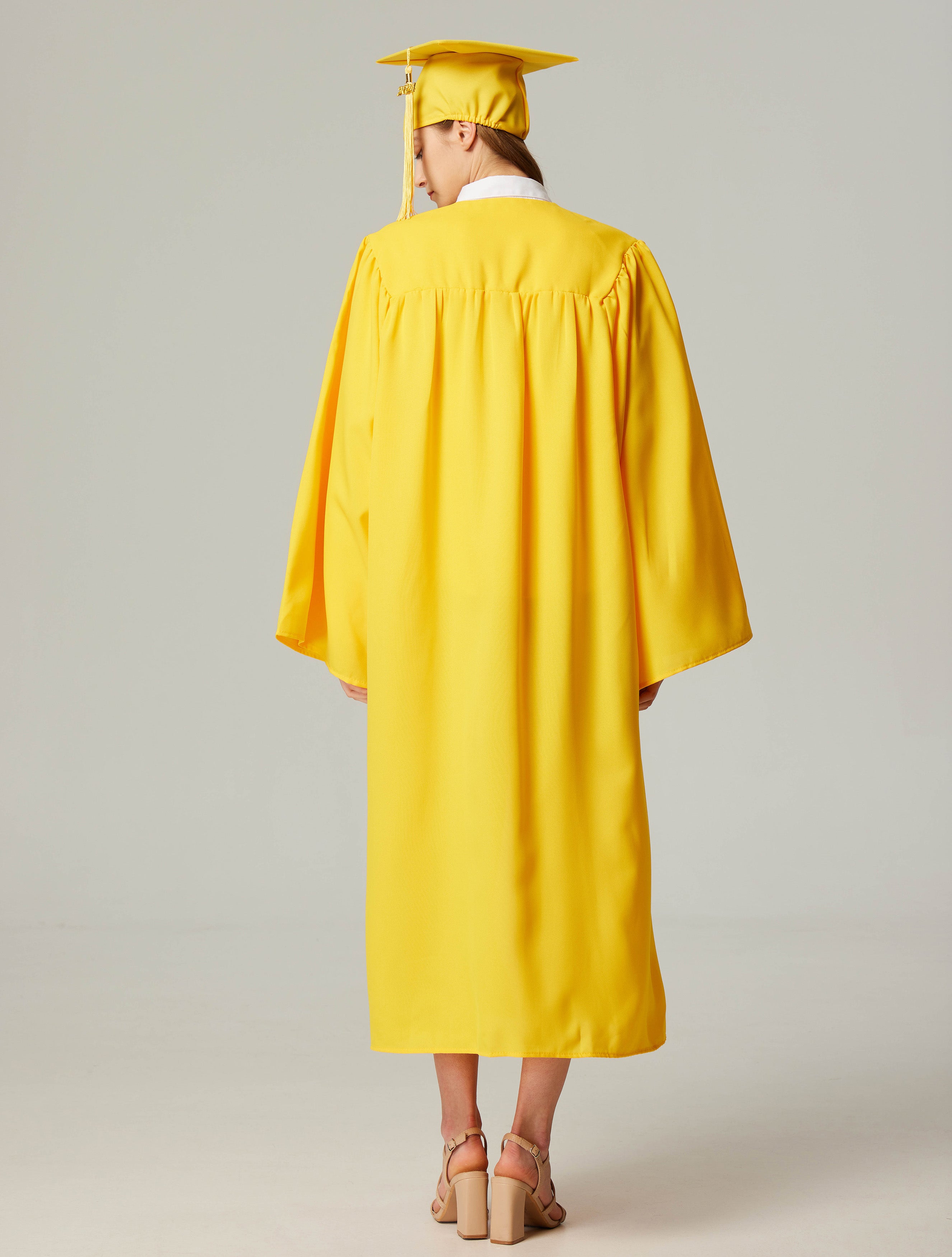 GraduationService Unisex  Matte Graduation Cap & Gown with Tassel 2025 Year Charm Rich Color